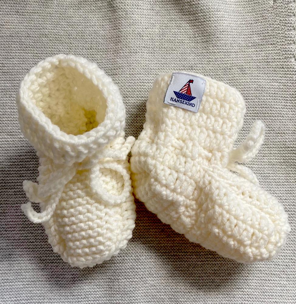 Strickschuhe für Babys ecru, handgestrickt