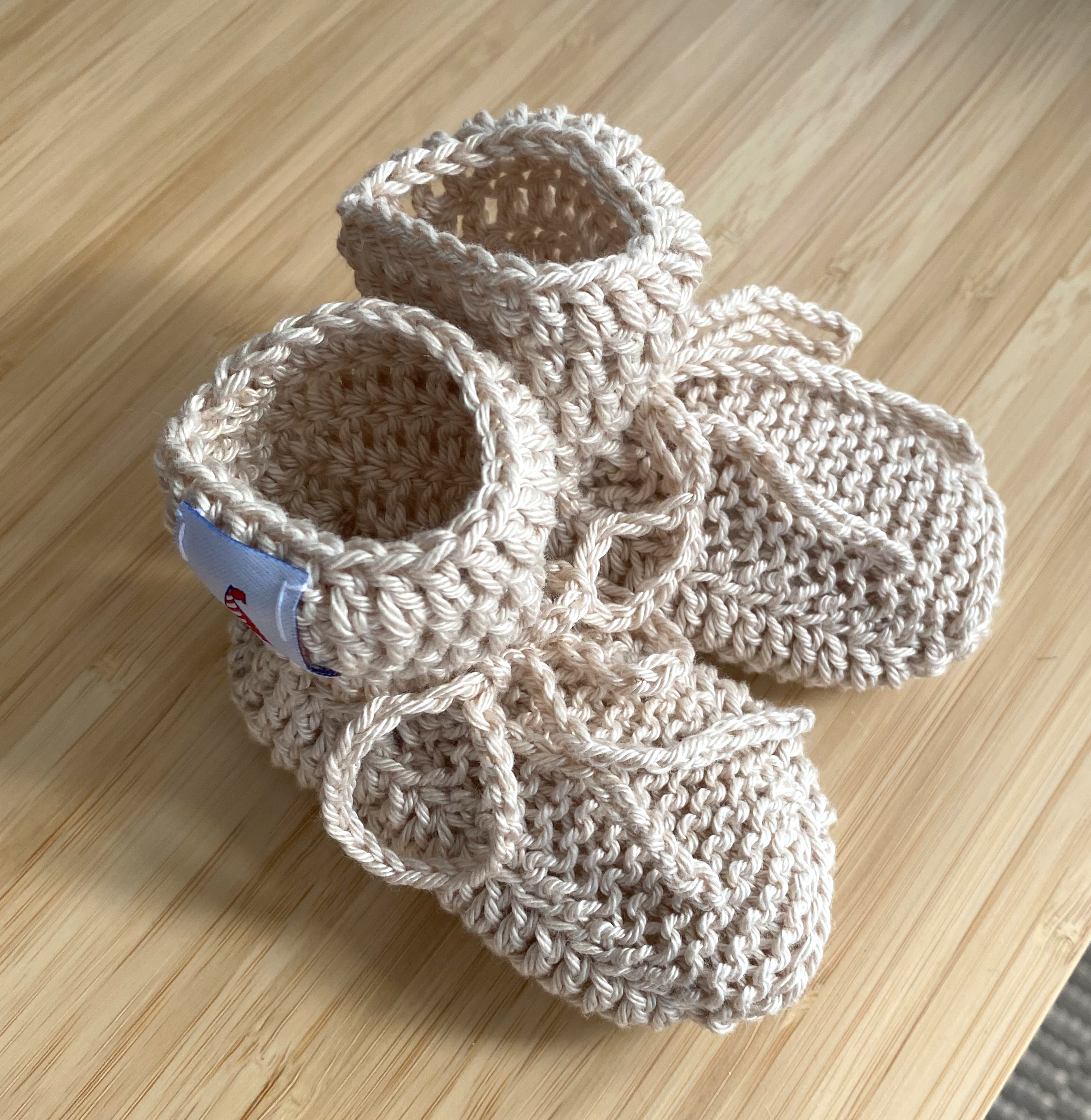 Strickset für Babys , Sand, handgestrickt