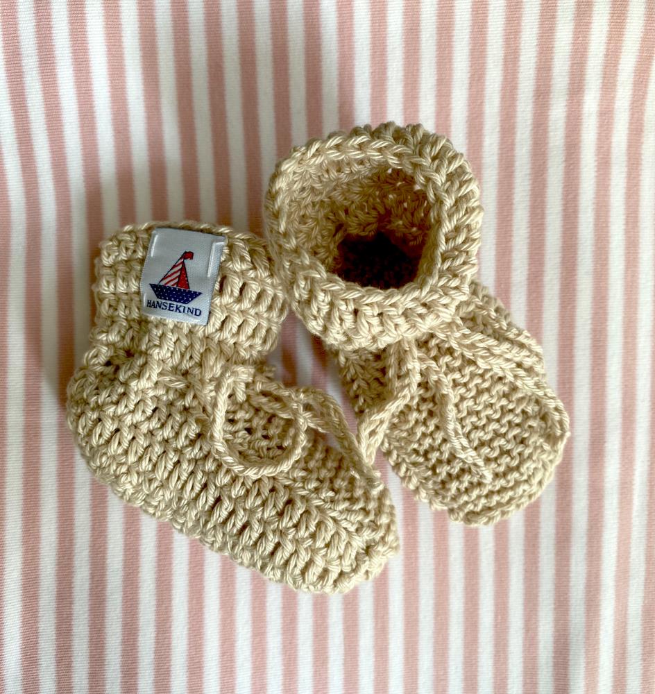 Strickschuhe für Babys Sand, handgestrickt