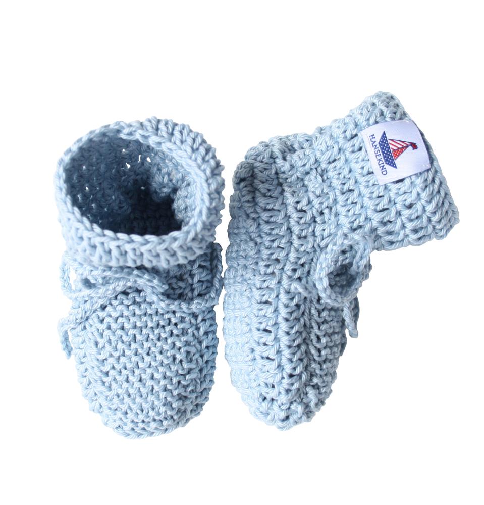 Strickschuhe für Babys hellblau, handgestrickt